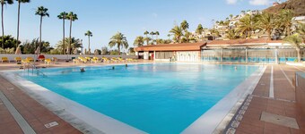 Vacation Apartment 'Vista Roja' with Sea View, Wi-Fi and Air Conditioning
