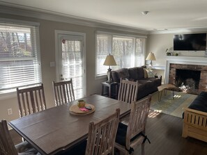 Dining - Shop, Dine, Explore & Relax at North Hills Main! (Raleigh)