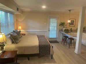 4 Schlafzimmer, Schreibtisch, Bügeleisen/Bügelbrett, Reisekinderbett