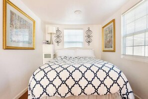 1 chambre, fer et planche Ă repasser, Wi-Fi, draps fournis