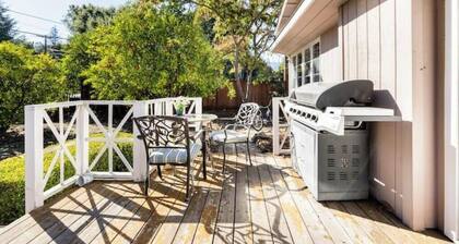 SARATOGA HISTORICAL EXEC COTTAGE STEPS TO VILLAGE MINUTES TO MOUNTAIN WINERY