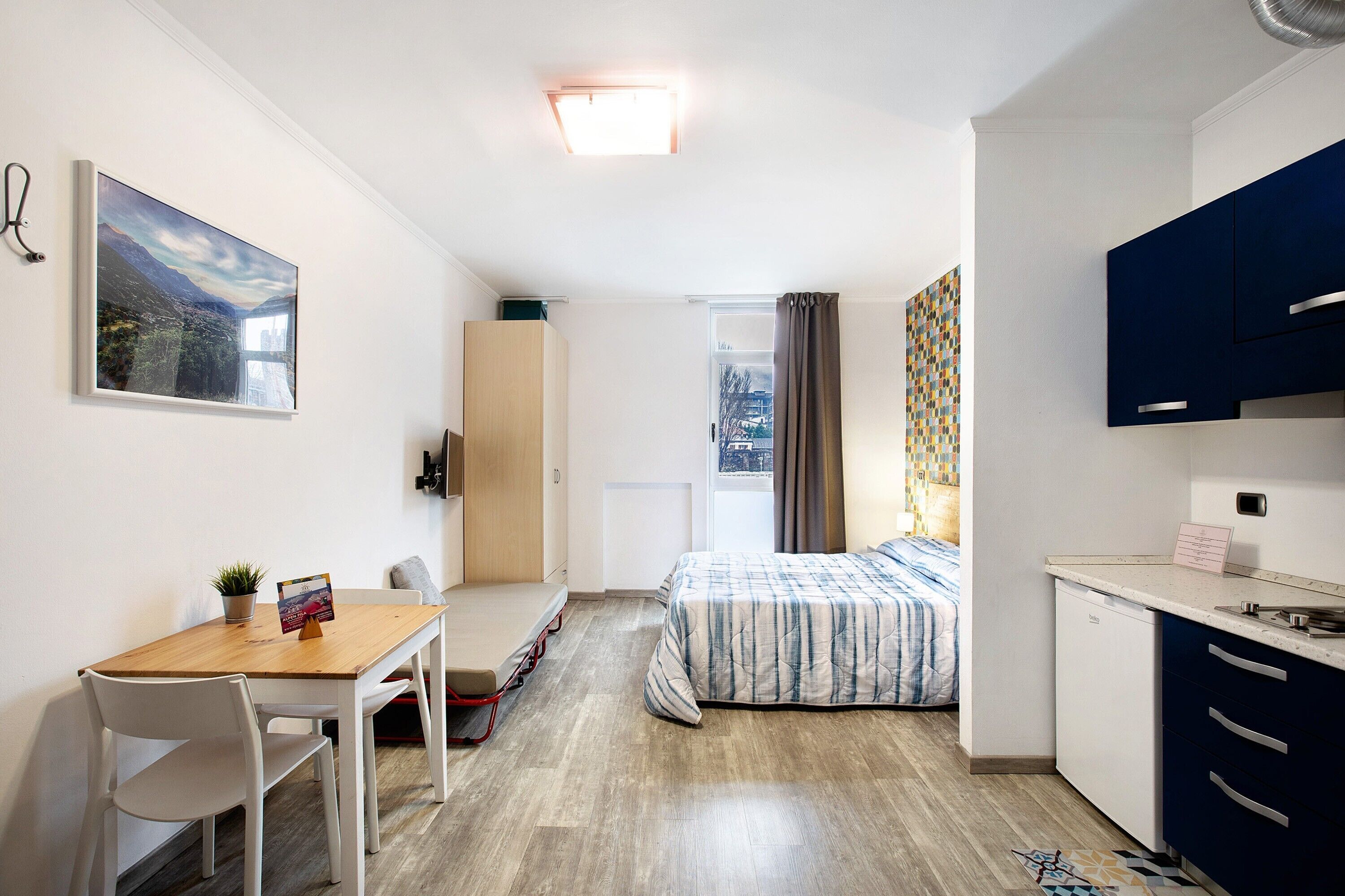 Free WiFi, bed sheets