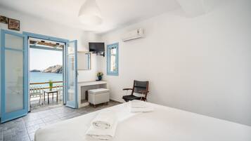 2 bedrooms, bed sheets