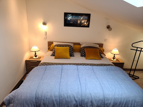 1 chambre, fer et planche à repasser, Wi-Fi gratuit, draps fournis
