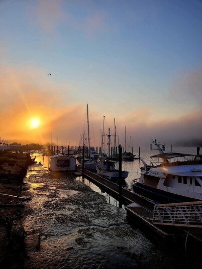 Cozy Harborside Condo, Florence