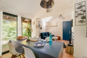 Dining - Cottage 'Gîte La Marinière' with Private Terrace and Private Garden (Plurien)