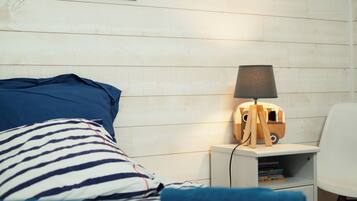 2 bedrooms, iron/ironing board, bed sheets