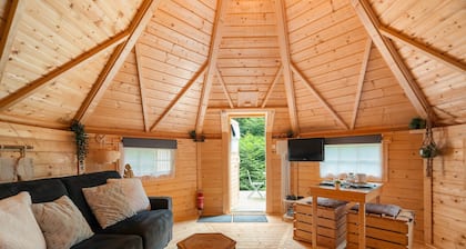 Chalet 'Gite Petite Chaumière Kota Finland' with Private Terrace, Garden and Air Conditioning