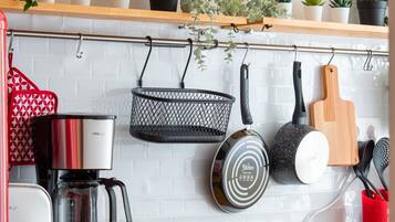 Refrigerador, microondas, horno, placa de cocina