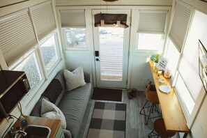 TV - Tiny Home with one Queen bed on main floor and one Queen bed in loft. Sleeps: 4 (Meeker)