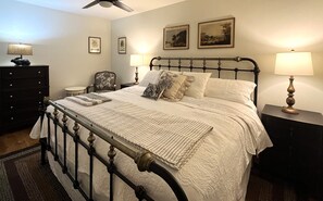 3 quartos, ferros/tábuas de passar roupa, Wi-Fi, roupa de cama