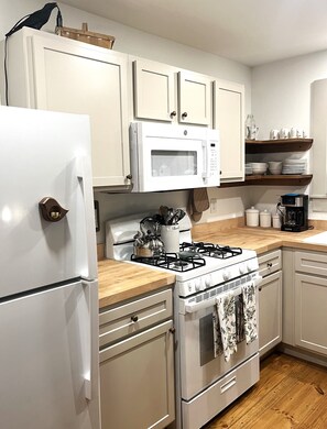 Micro-ondas, fogão, cooktop, lava-louças