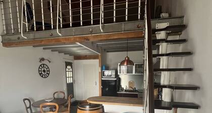 En lisière de forêt avec piscine privative