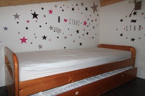 2 bedrooms, free WiFi