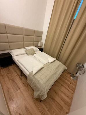 2 bedrooms, WiFi, bed sheets - Economical Elegance: Chic 2BR Apartment Retreat (Wien)