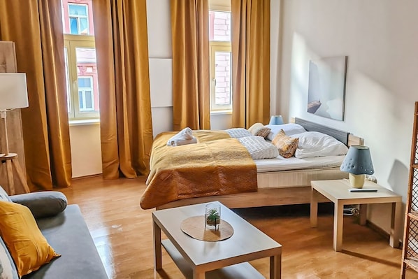 1 bedroom, WiFi, bed sheets