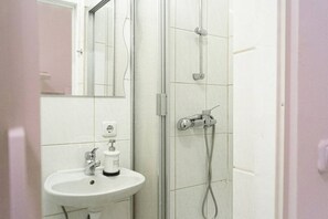 Douche, sèche-cheveux