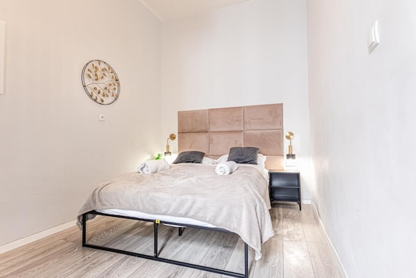 2 多间卧室、WiFi、床单