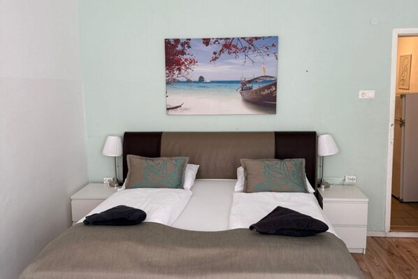 2 bedrooms, WiFi, bed sheets