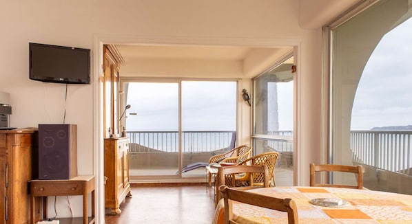 Dining - Sea-view apartment with private garage in Erquy | 4 guests | Ref 430 (ERQUY)