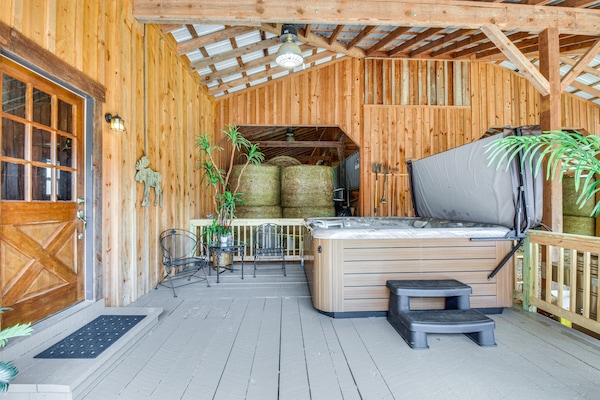 Clarkesville Vacation Rental | 1BR | 1BA | 700 Sq Ft | 3 Steps Required