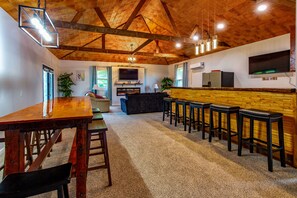 Interior - New Spacious Warren Dunes Beach & Winery Retreat w/Hot Tub & Pool Table (Bridgman)