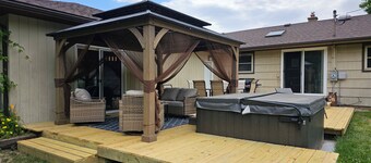 New Spacious Warren Dunes Beach & Winery Retreat w/Hot Tub & Pool Table