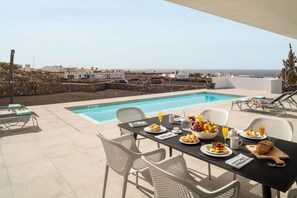 A heated pool - Lero | Experience Tranquil Luxury in Las Breñas, Lanzarote (Las Breñas)