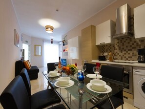 Dining - Apartment 28: One-Bedroom Apartment near St. Julian's (Saint Julian's)