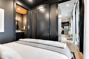 1 chambre, fer et planche à repasser, lit parapluie, Wi-Fi