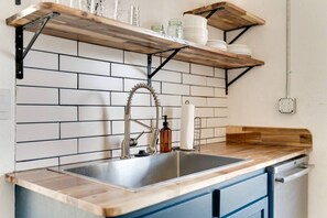 Køleskab, mikrobølgeovn, ovn, opvaskemaskine