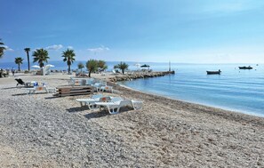 Una playa cerca