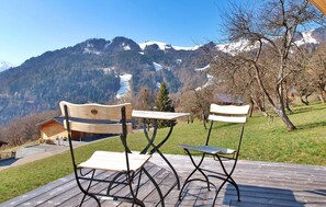 Outdoor dining - Gorgeous home in Onnion with WiFi (Onnion)