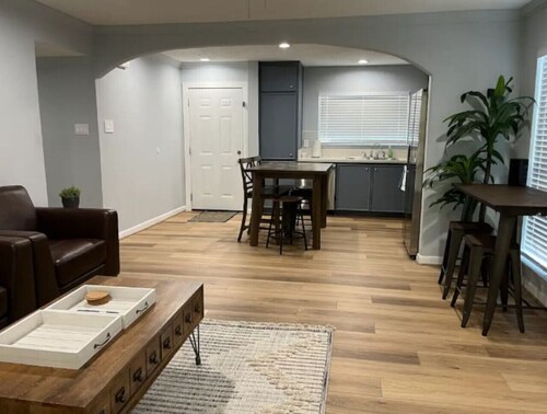 Woodlands Escape: Come to Relax.