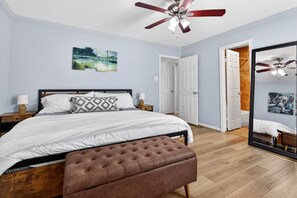 3 bedrooms, desk, iron/ironing board, travel cot