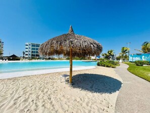 Pool - Luxury apartment with private beach (Mazatlán)