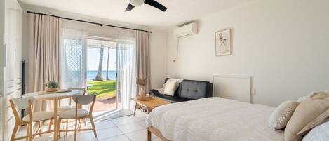 1 室のベッドルーム、デスク、アイロン / アイロン台、WiFi (無料)