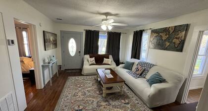 Cozy Retreat in Geronimo w/ 2 BD