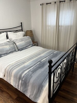 1 chambre, fer et planche à repasser, Wi-Fi, draps fournis