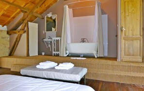 4 soverom, reiseseng for barn og wi-fi (inkludert)