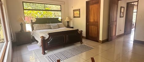 4 bedrooms, WiFi, bed sheets