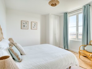 2 habitaciones, tabla de planchar con plancha, wifi y ropa de cama 