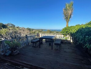Outdoor dining - Peaceful and close to everything that matters in this centrally located home. (Waiheke Island)