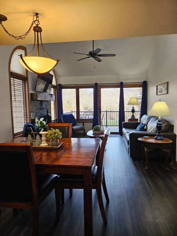 スマートテレビ、暖炉