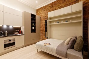 1 bedroom, iron/ironing board, WiFi, bed sheets - Nice studio in South Kensignton-Private. (Greater London)