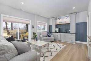 Een smart-tv en een open haard