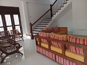 Interior - Madiha/Kambuugamuwa-Sri lanka-luxury House-Tropical Travelogue ltd (Kambuugamuwa)
