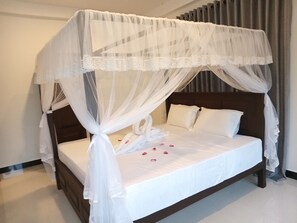 5 habitaciones, tabla de planchar con plancha y wifi 