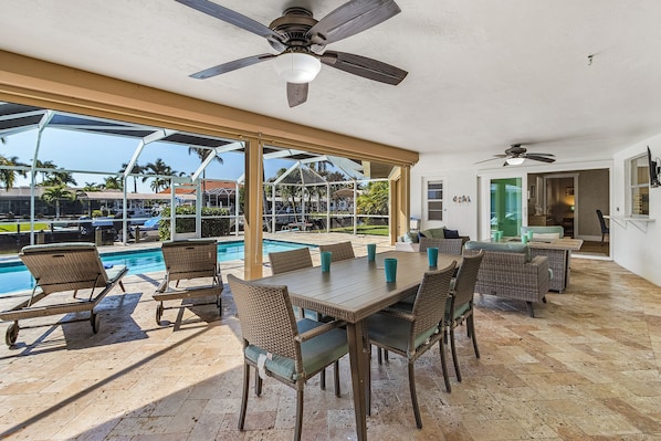 Outdoor dining