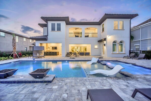 A heated pool - Revive at Reunion - Modern Villa w/ heater POOL & Games (Kissimmee)